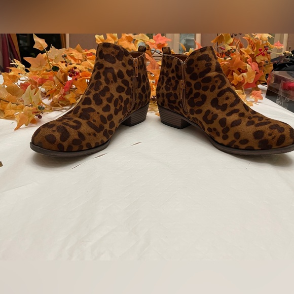 Animal Print Short Booties in Size 7.   Low heels with zippers on both sides. - Picture 2 of 5